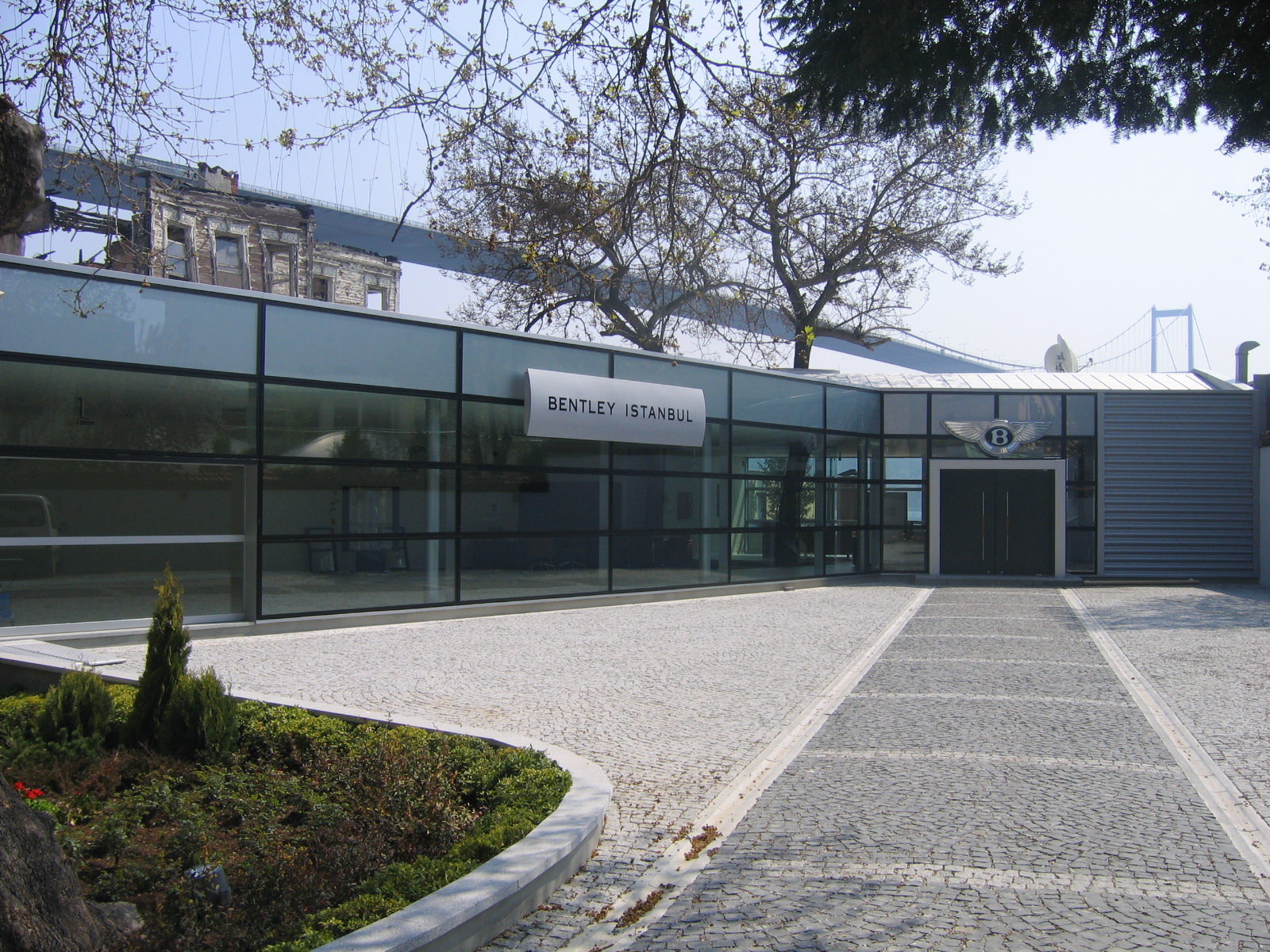 Bentley Oto Showroom - 1