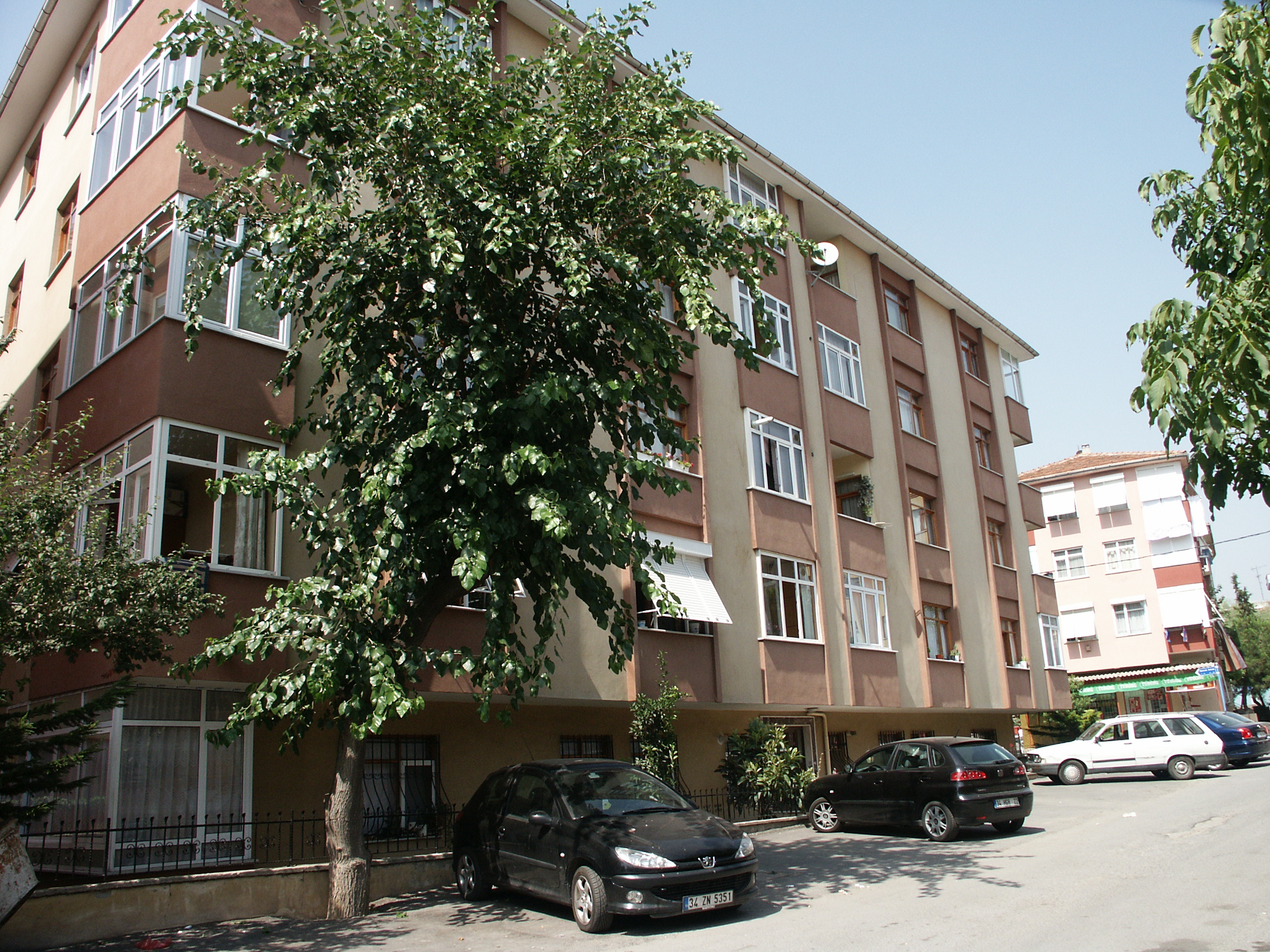 Varol Apartmanı (88. Parsel) - 1