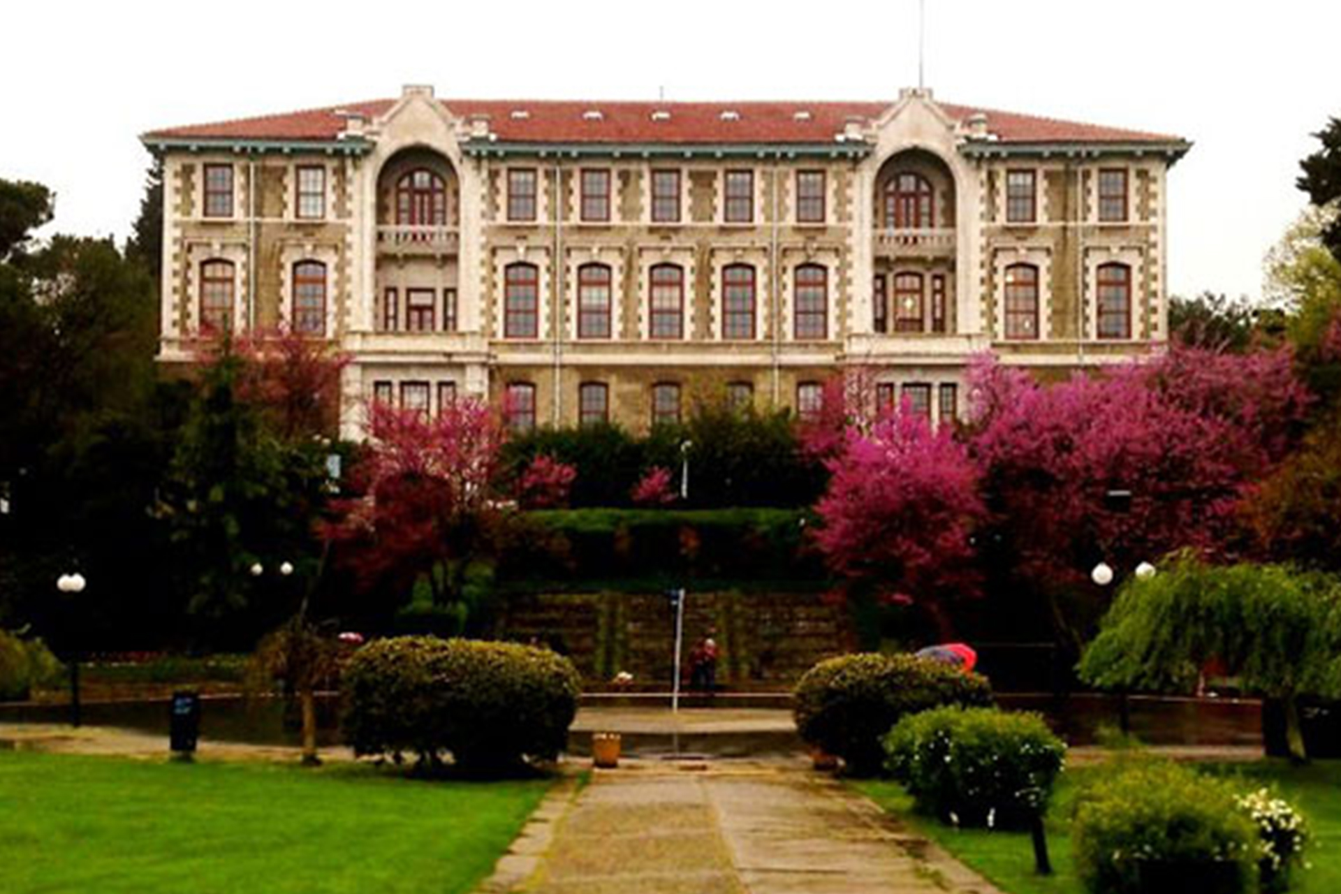 Boğaziçi Üniversitesi Fen Edebiyat Fakültesi Yapımı - 1