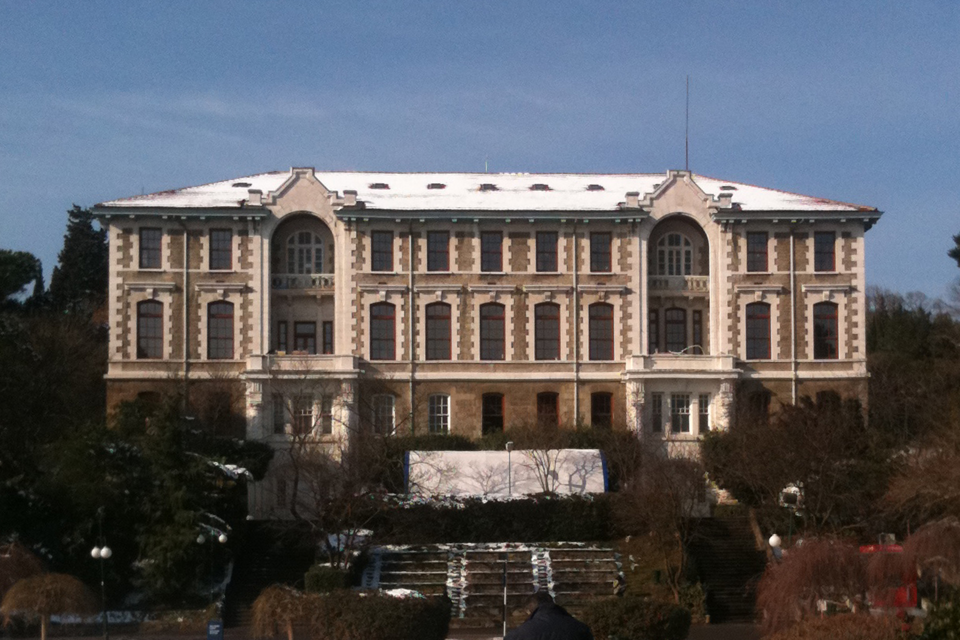 Boğaziçi Üniversitesi Fen Edebiyat Fakültesi Yapımı - 2