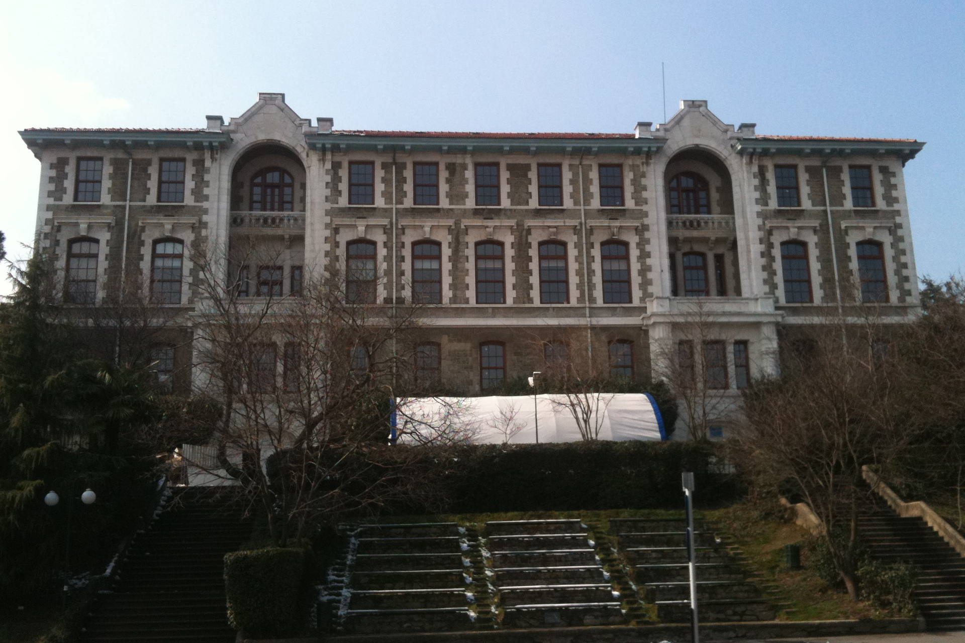 Boğaziçi Üniversitesi Fen Edebiyat Fakültesi Yapımı - 3